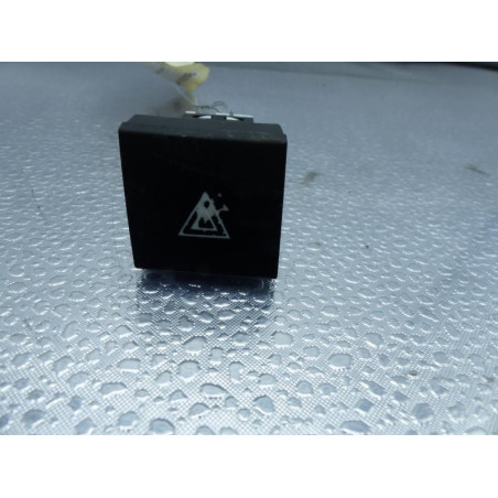 Bouton de warning PEUGEOT 508 1