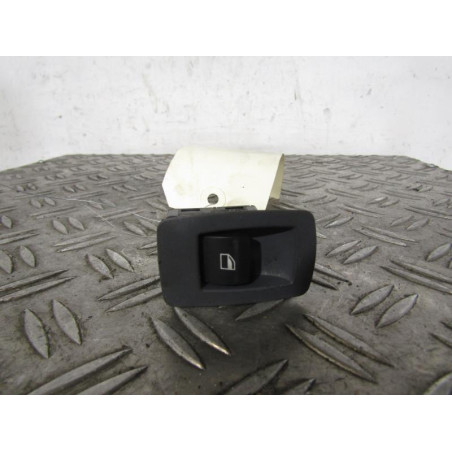 Interrupteur de leve vitre arriere droit BMW SERIE 1 E87