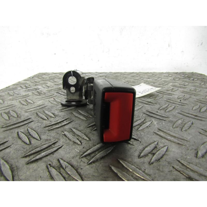 Attache ceinture arriere droit VOLKSWAGEN PASSAT 6 Photo n°1