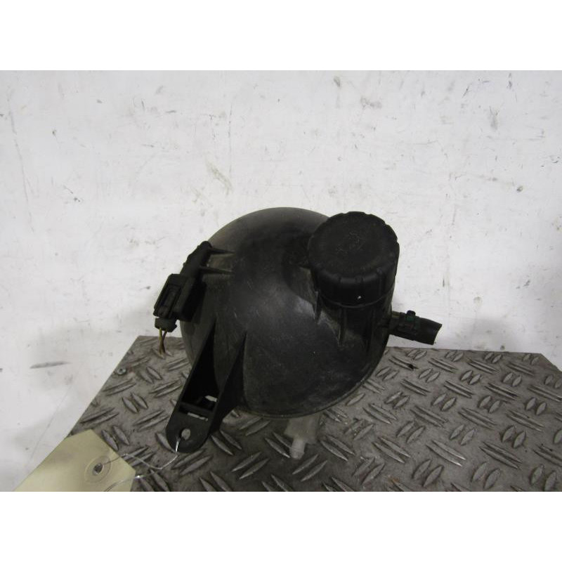 Vase d'expansion MERCEDES CLASSE B 245 Photo n°1