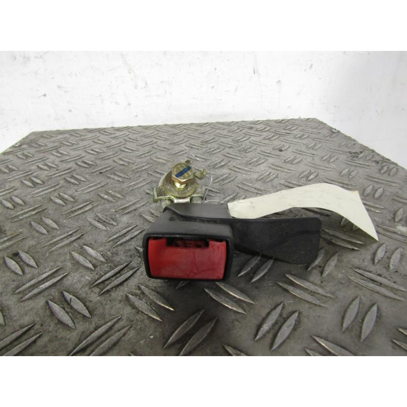 Attache ceinture arriere droit MERCEDES CLASSE CLK 208 Photo n°1