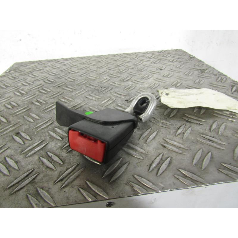 Attache ceinture arriere gauche MERCEDES CLASSE CLK 208 Photo n°1