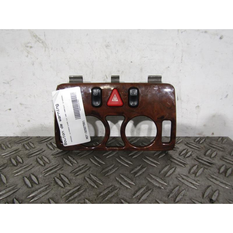 Bouton de warning MERCEDES CLASSE CLK 208 Photo n°1