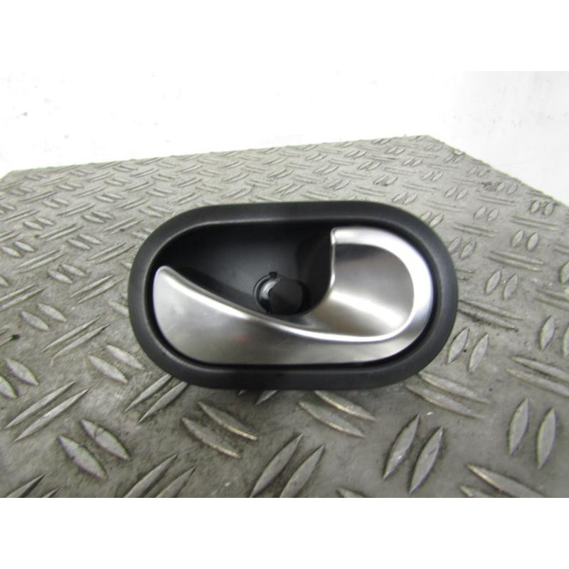Poignee interieur arriere droit RENAULT TWINGO 3 Photo n°1
