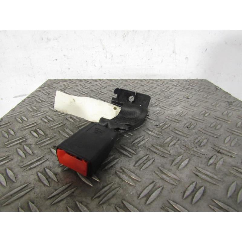 Attache ceinture arriere gauche FIAT 500 2 Photo n°1
