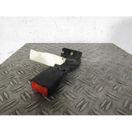 Attache ceinture arriere gauche FIAT 500 2