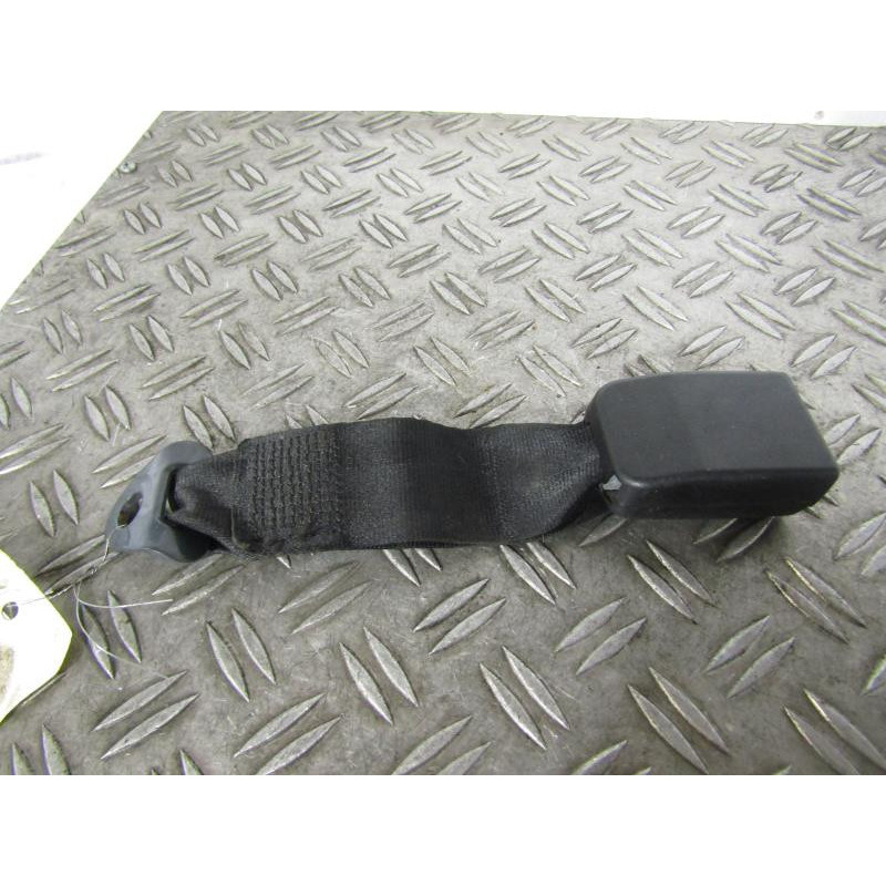 Attache ceinture arriere gauche PEUGEOT 206 Photo n°1