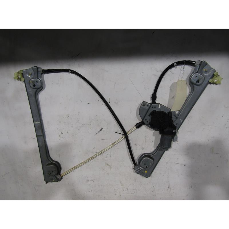 Leve vitre electrique avant droit PEUGEOT 1007 Photo n°1
