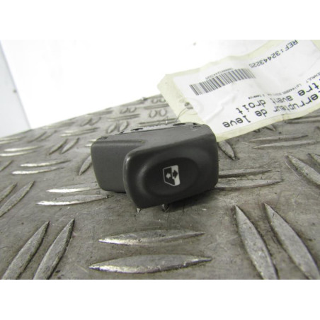 Interrupteur de leve vitre avant droit RENAULT SCENIC 1