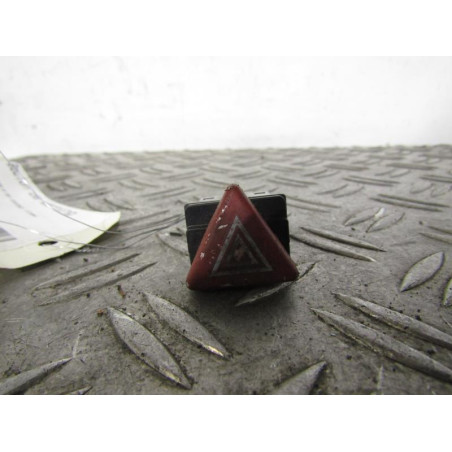 Bouton de warning AUDI A3 2