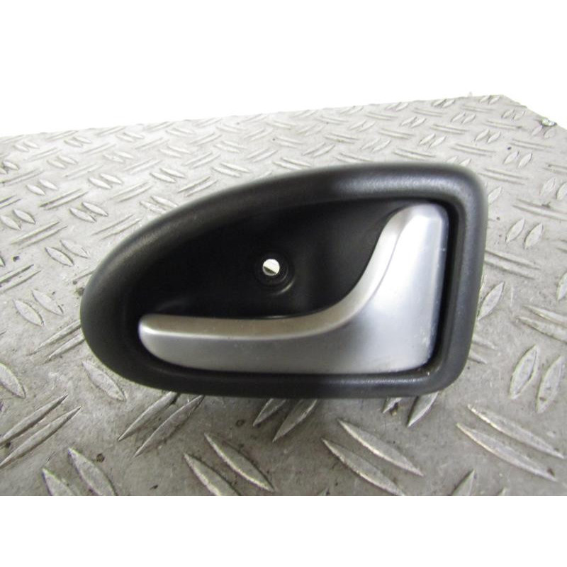 Poignee interieur arriere droit RENAULT CLIO 2 CAMPUS Photo n°1