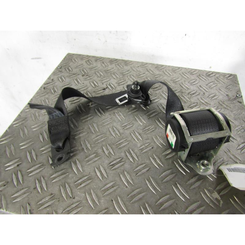 Ceinture arriere gauche OPEL CORSA D Photo n°1