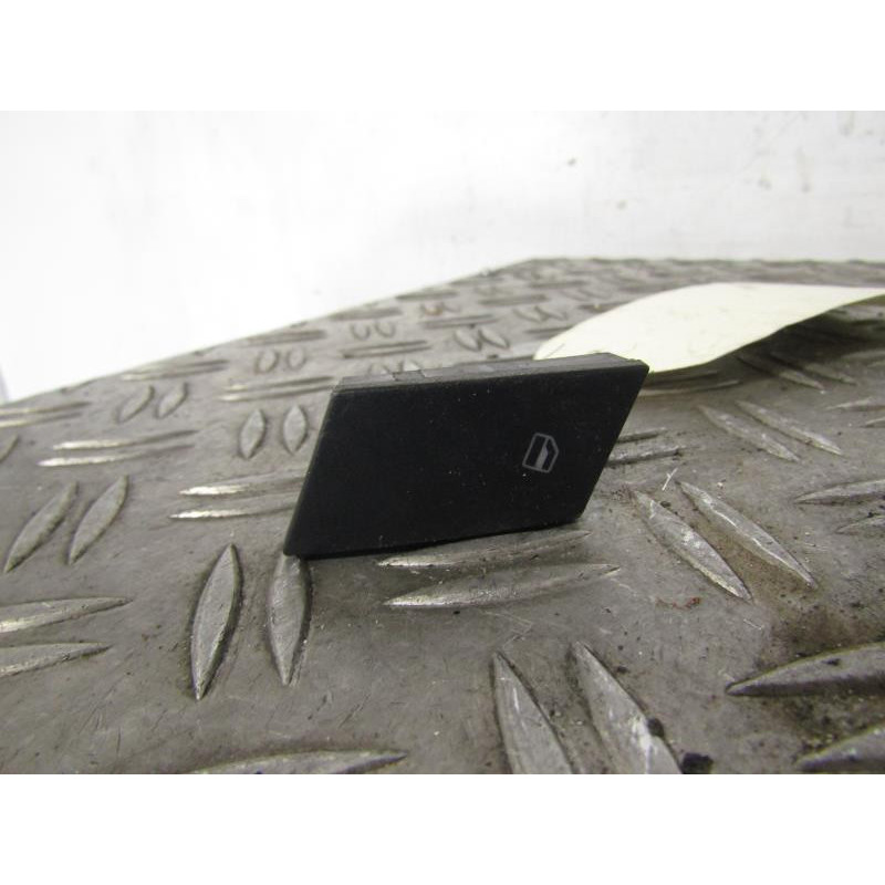 Interrupteur de leve vitre arriere droit SEAT CORDOBA 2 Photo n°1