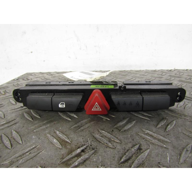 Bouton de warning KIA CEE-D 1 SPORT WAGON Photo n°1