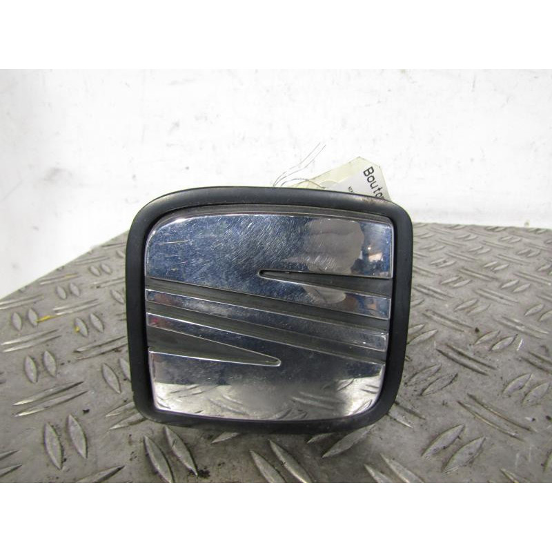 Bouton de coffre SEAT LEON 1 Photo n°1