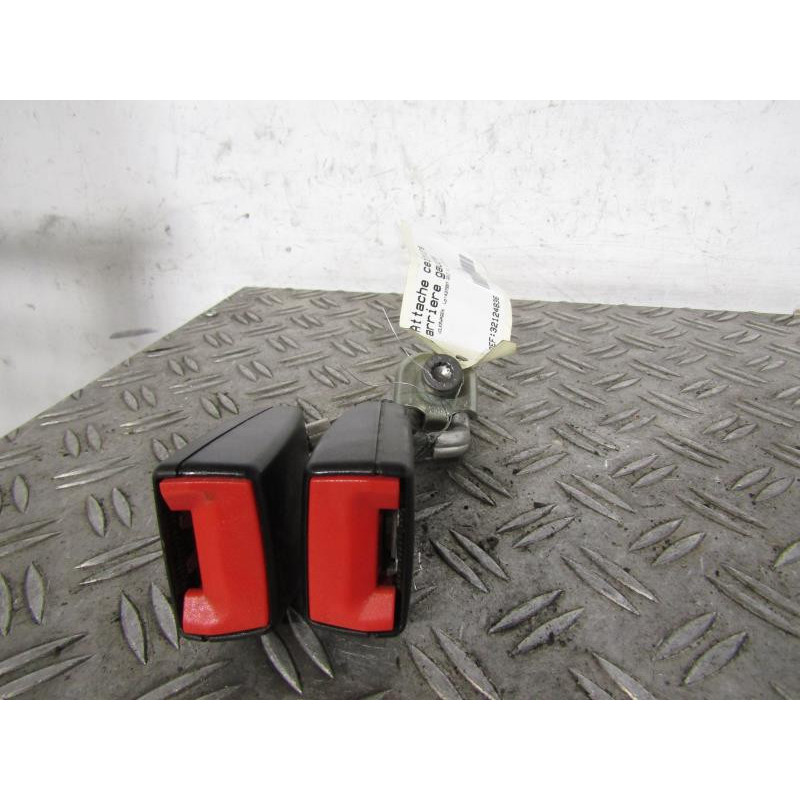 Attache ceinture arriere gauche VOLKSWAGEN GOLF 6 Photo n°1
