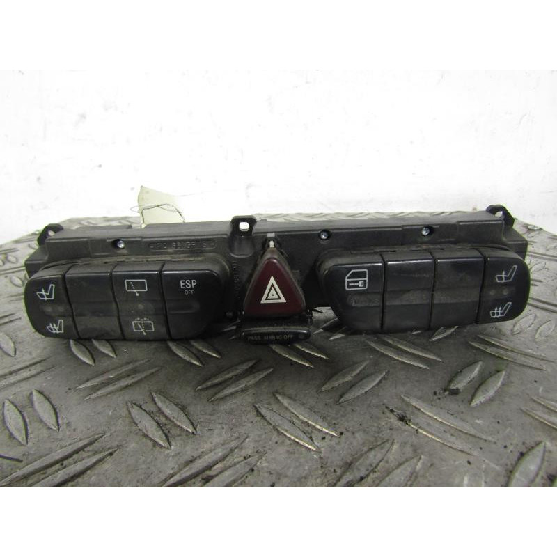 Bouton de warning MERCEDES CLASSE C 203 Photo n°1