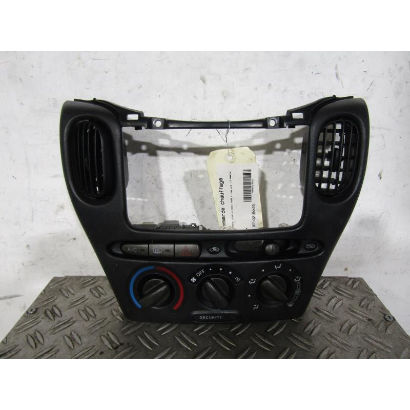 Commande chauffage TOYOTA YARIS VERSO Photo n°1