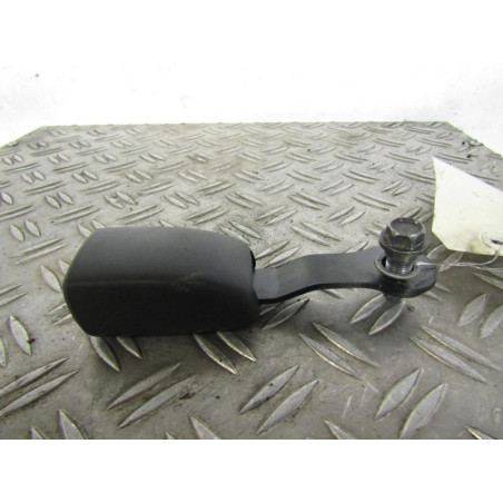 Attache ceinture arriere gauche TOYOTA COROLLA VERSO 2