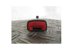 Attache ceinture arriere gauche TOYOTA COROLLA VERSO 2 Photo n°2