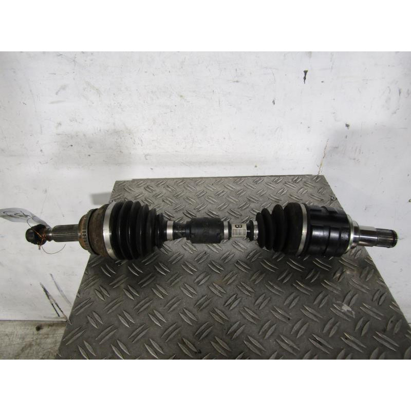 Cardan gauche (transmission) TOYOTA COROLLA VERSO 2 Photo n°1
