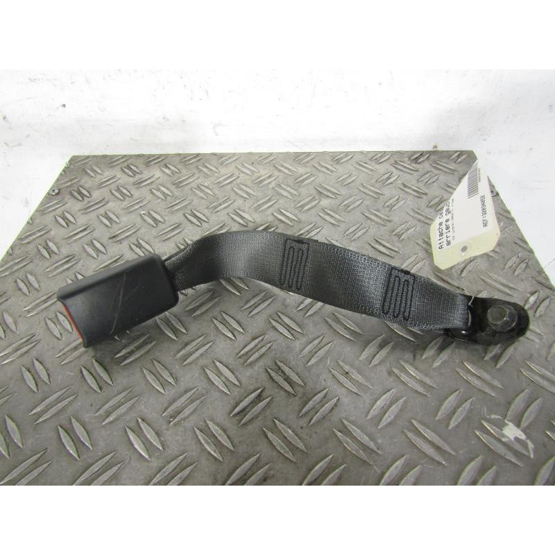 Attache ceinture arriere gauche KIA CARENS 3 Photo n°1