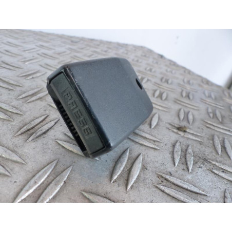 Attache ceinture arriere droit RENAULT SCENIC 2