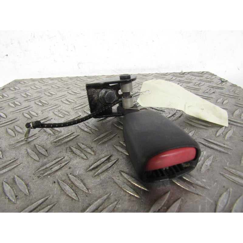Attache ceinture arriere droit VOLVO V 70 1 Photo n°1