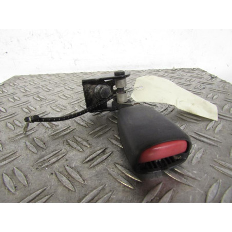 Attache ceinture arriere droit VOLVO V 70 1
