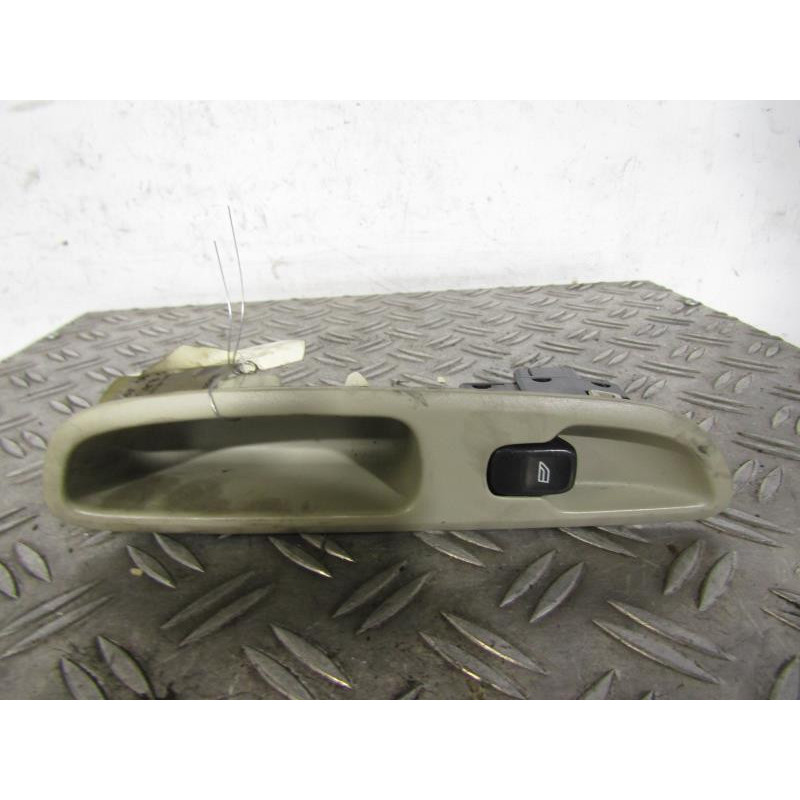 Interrupteur de leve vitre arriere gauche VOLVO V 70 1 Photo n°1
