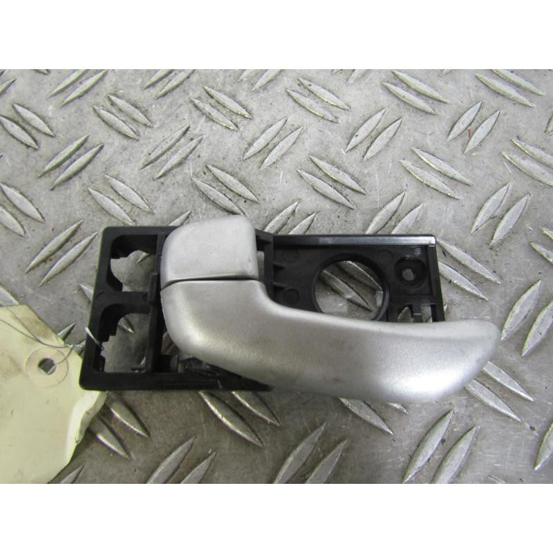 Poignee interieur arriere gauche HYUNDAI I 10 1 Photo n°1