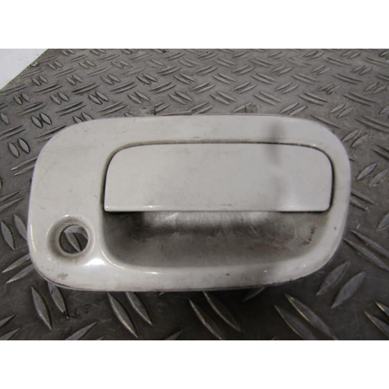 Bouton de coffre TOYOTA RAV4 2 Photo n°1