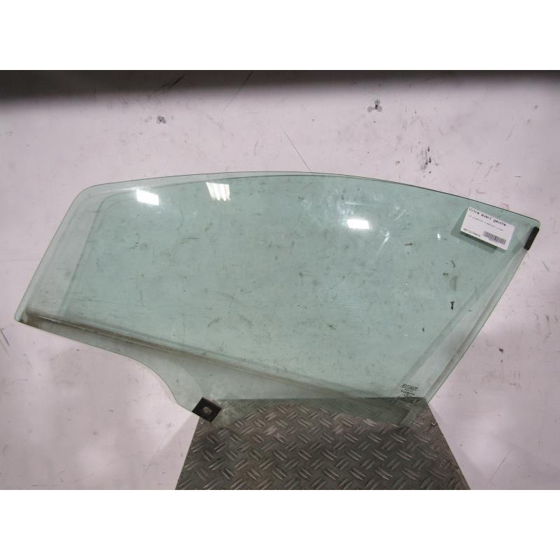 Vitre avant gauche FIAT GRANDE PUNTO Photo n°1