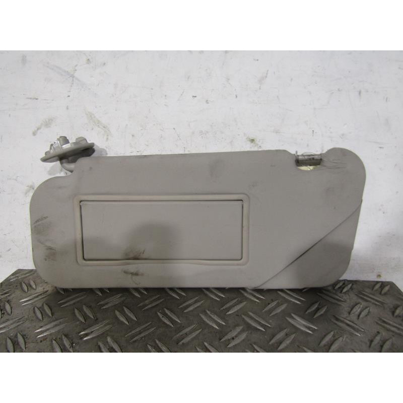 Poignee interieur arriere droit MERCEDES CLASSE B 245 Photo n°1