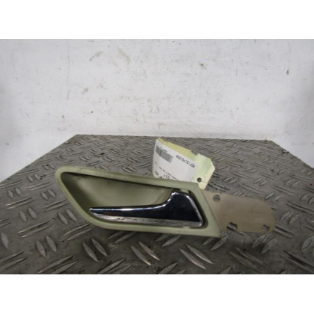 Poignee interieur avant droit MERCEDES CLASSE B 245