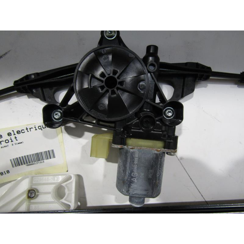 Leve vitre electrique arriere droit AUDI A4 4 Photo n°1