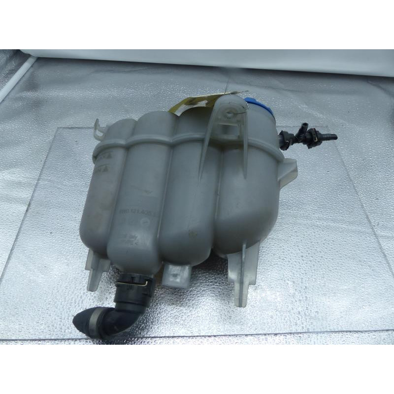 Vase d'expansion AUDI A4 4 Photo n°1
