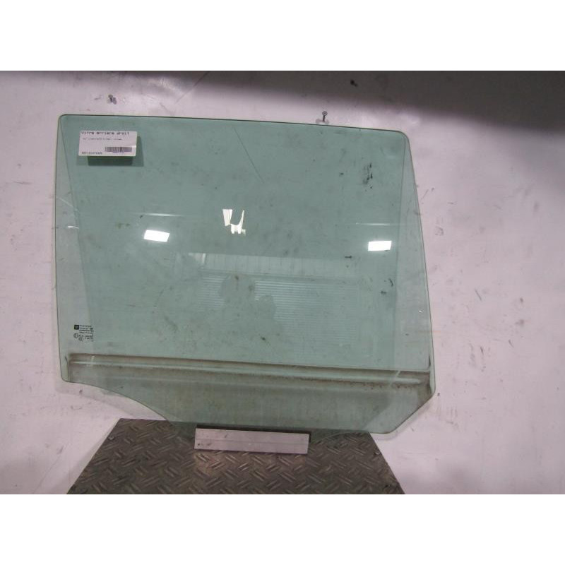 Vitre arriere droit OPEL ZAFIRA B Photo n°1