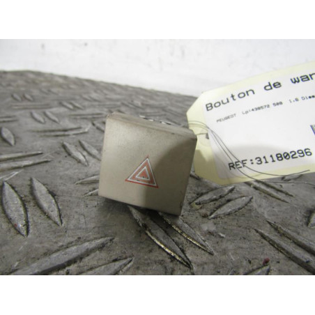 Bouton de warning PEUGEOT 508 1