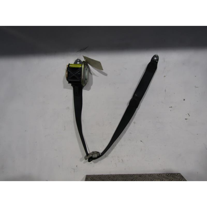 Ceinture avant droit TOYOTA COROLLA 10 Photo n°1