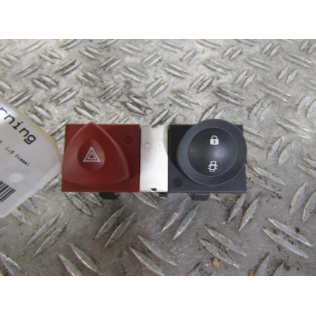 Bouton de warning RENAULT MEGANE 2