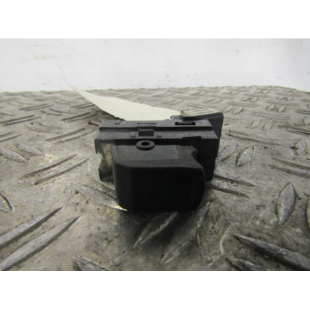 Interrupteur de leve vitre arriere gauche SUZUKI SWIFT 3