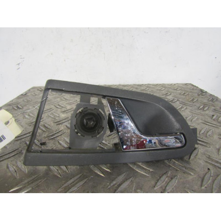 Poignee interieur arriere droit SKODA OCTAVIA 1