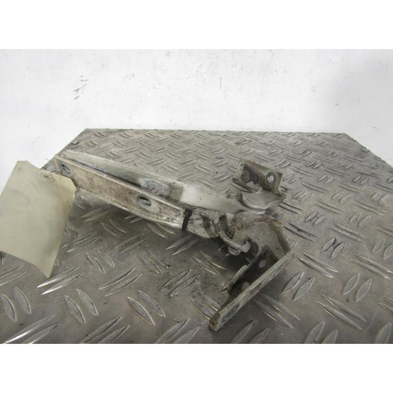 Charniere de capot VOLKSWAGEN PASSAT 4 Photo n°1