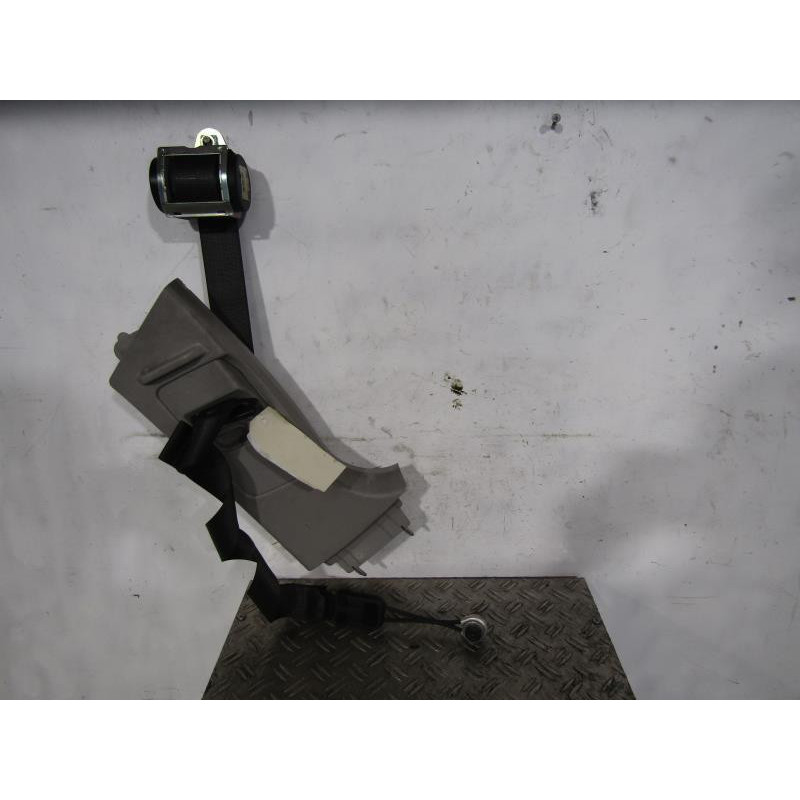 Ceinture avant droit OPEL CORSA D Photo n°1