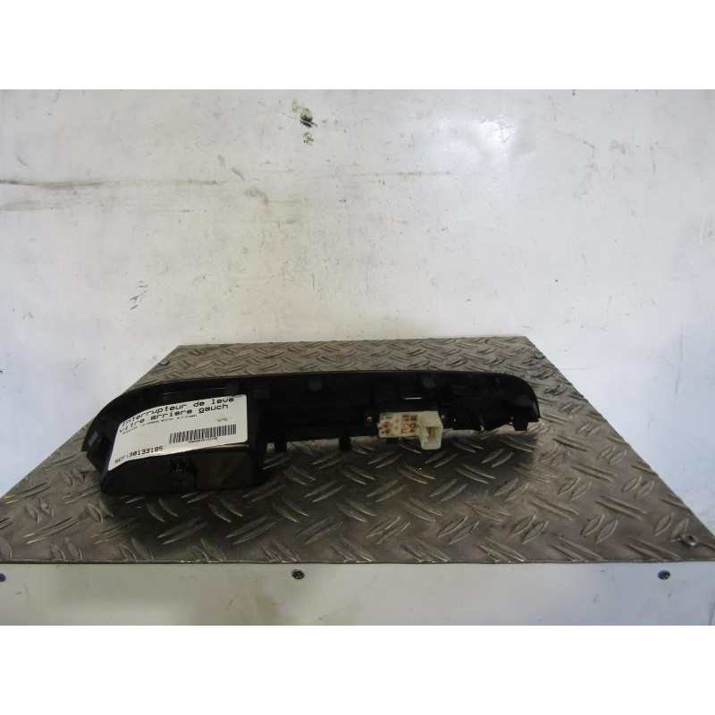 Interrupteur de leve vitre arriere gauche SSANGYONG REXTON 1 Photo n°1