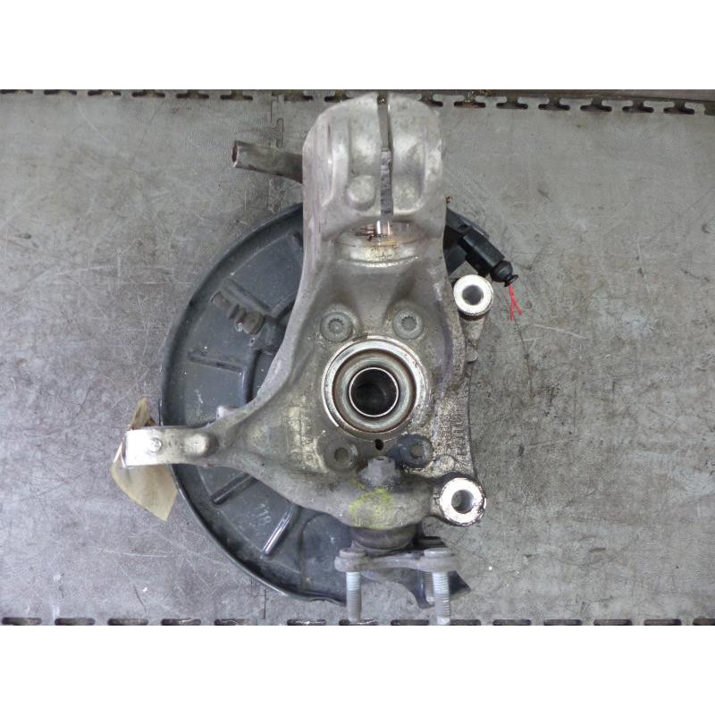 Pivot de moyeu avant gauche VOLKSWAGEN PASSAT 6 Photo n°1