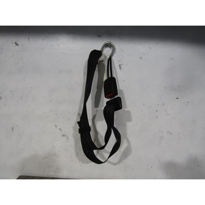 Attache ceinture arriere gauche VOLKSWAGEN GOLF 3 Photo n°1