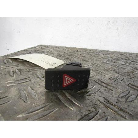 Bouton de warning SUZUKI SWIFT 3