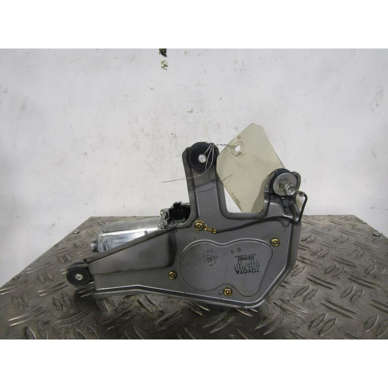 Moteur essuie glace arriere TOYOTA COROLLA VERSO 2 Photo n°1